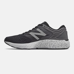 940v4 / New Balance Men