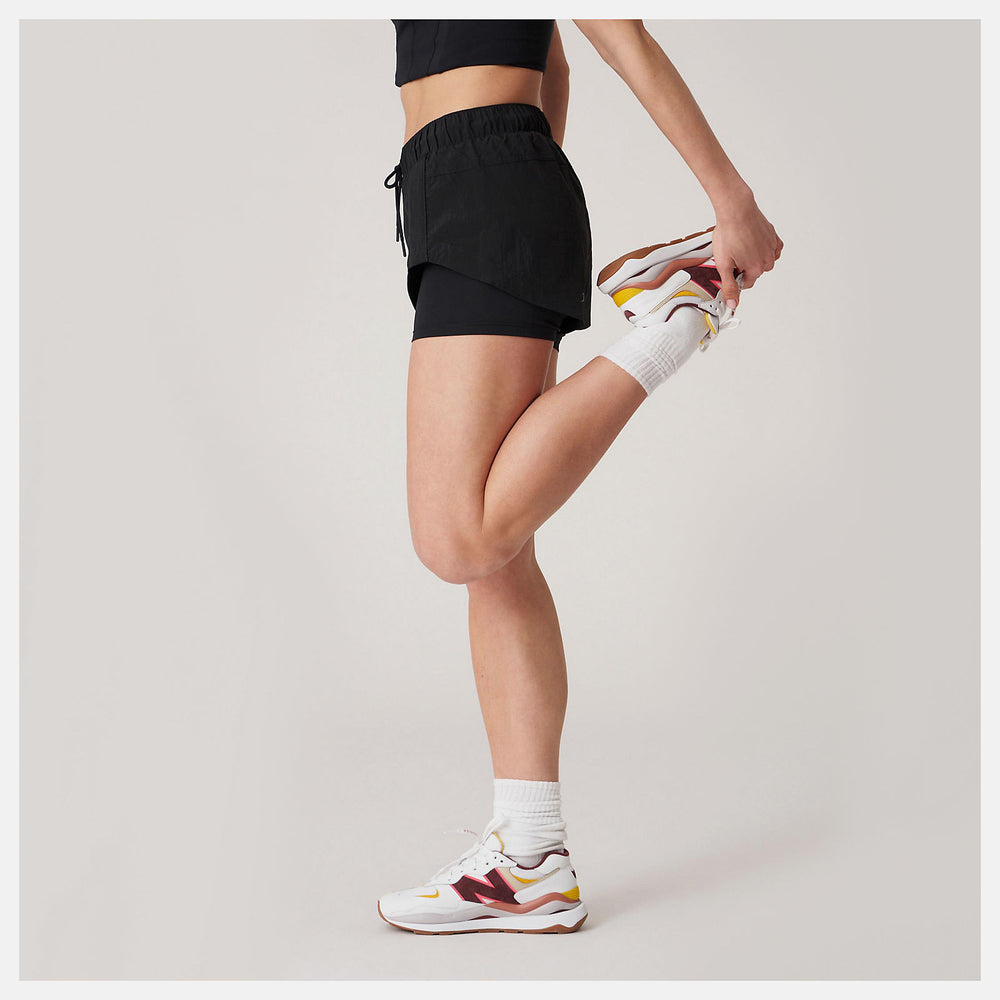 Bandier Woven tech Short / New Balance Women