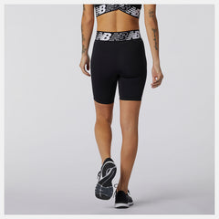 Relentless 8 inch Fitted Short / New Balance Women