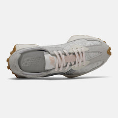 327 / New Balance Women