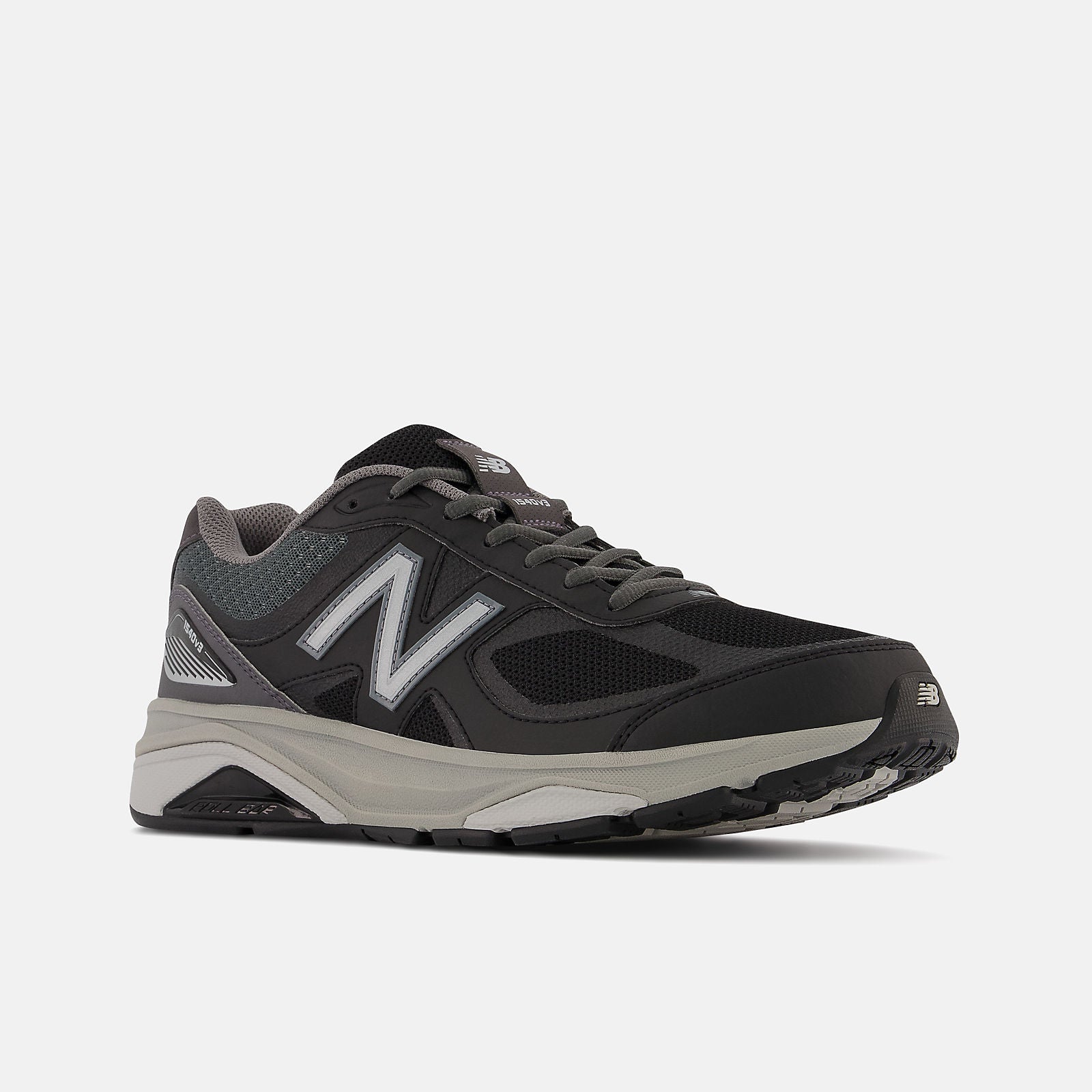 1540v3 / New Balance Men
