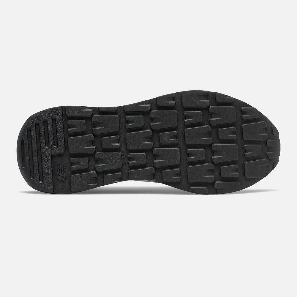 57/40 / New Balance Men