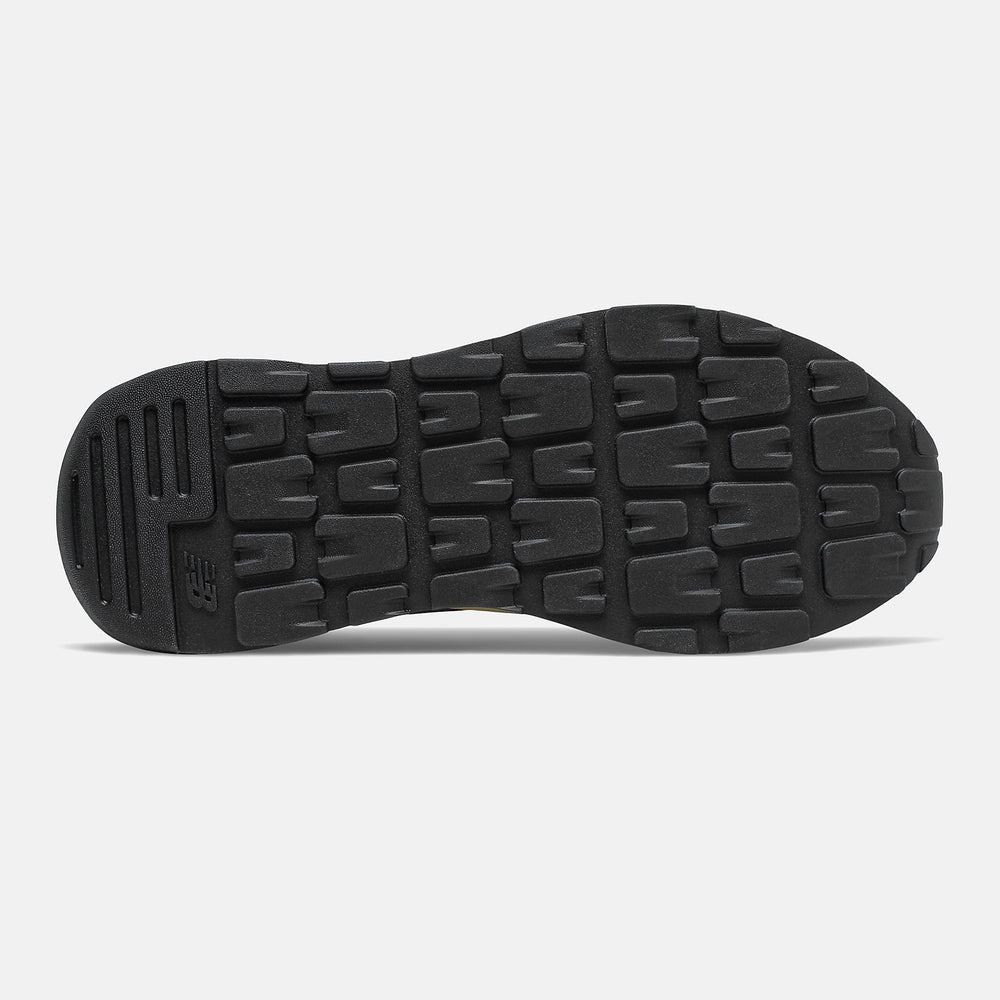 57/40 / New Balance Men