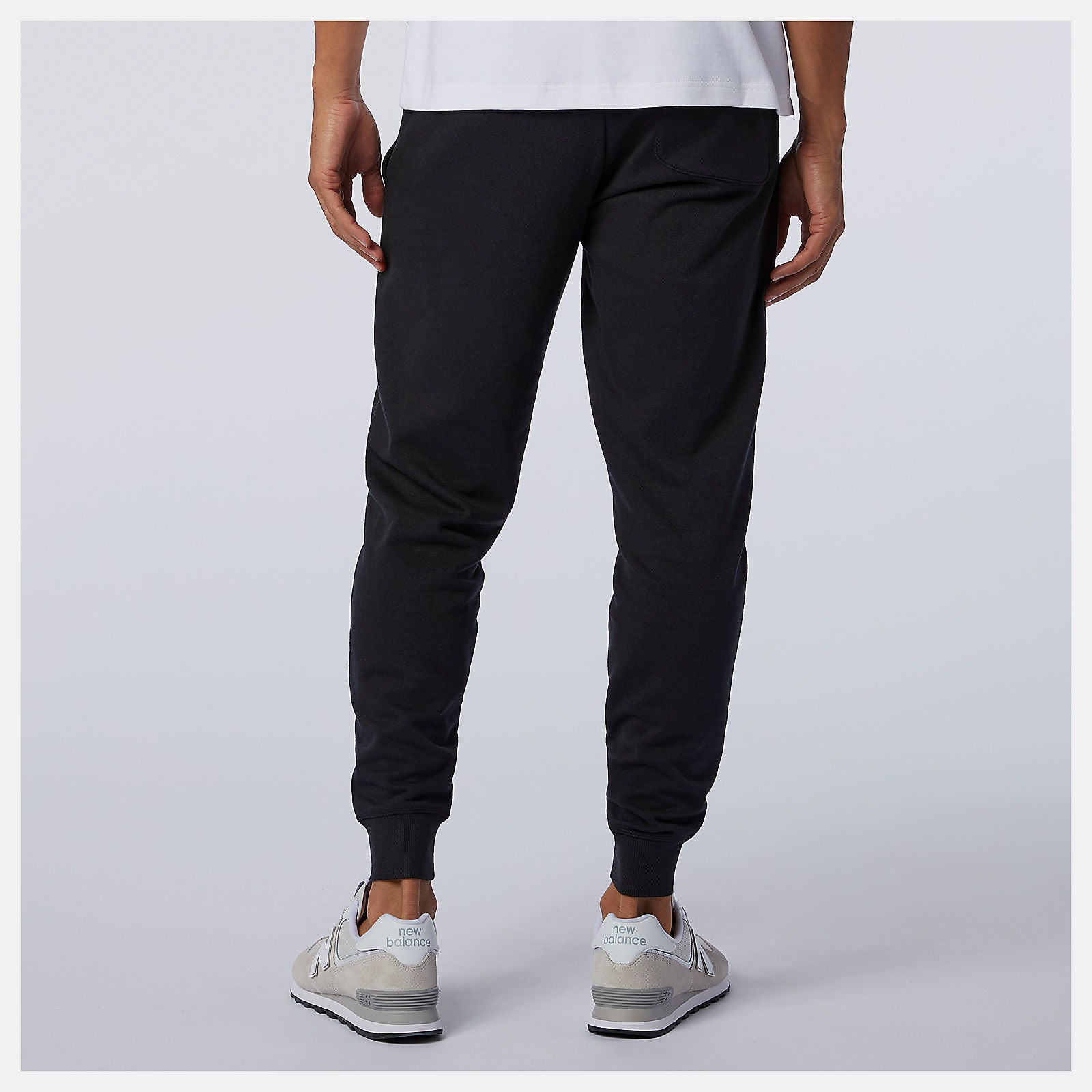 Essentials Stacked Logo Sweatpant / New Balance Men