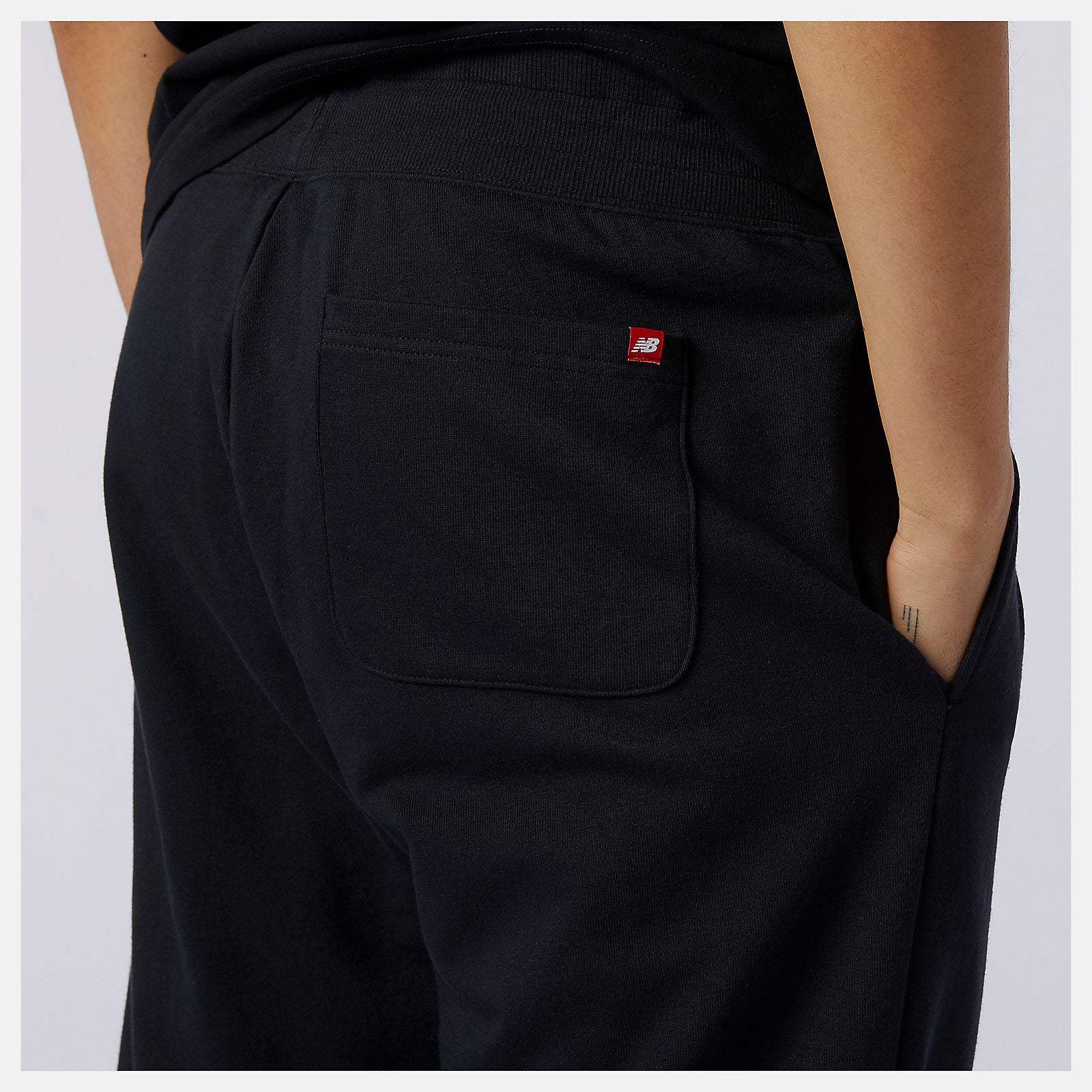 NB Essentials Embroidered Pant / New Balance Women|Men