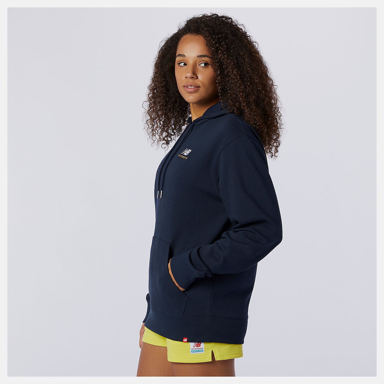 NB Essentials Embroidered Hoodie / New Balance Women|Men
