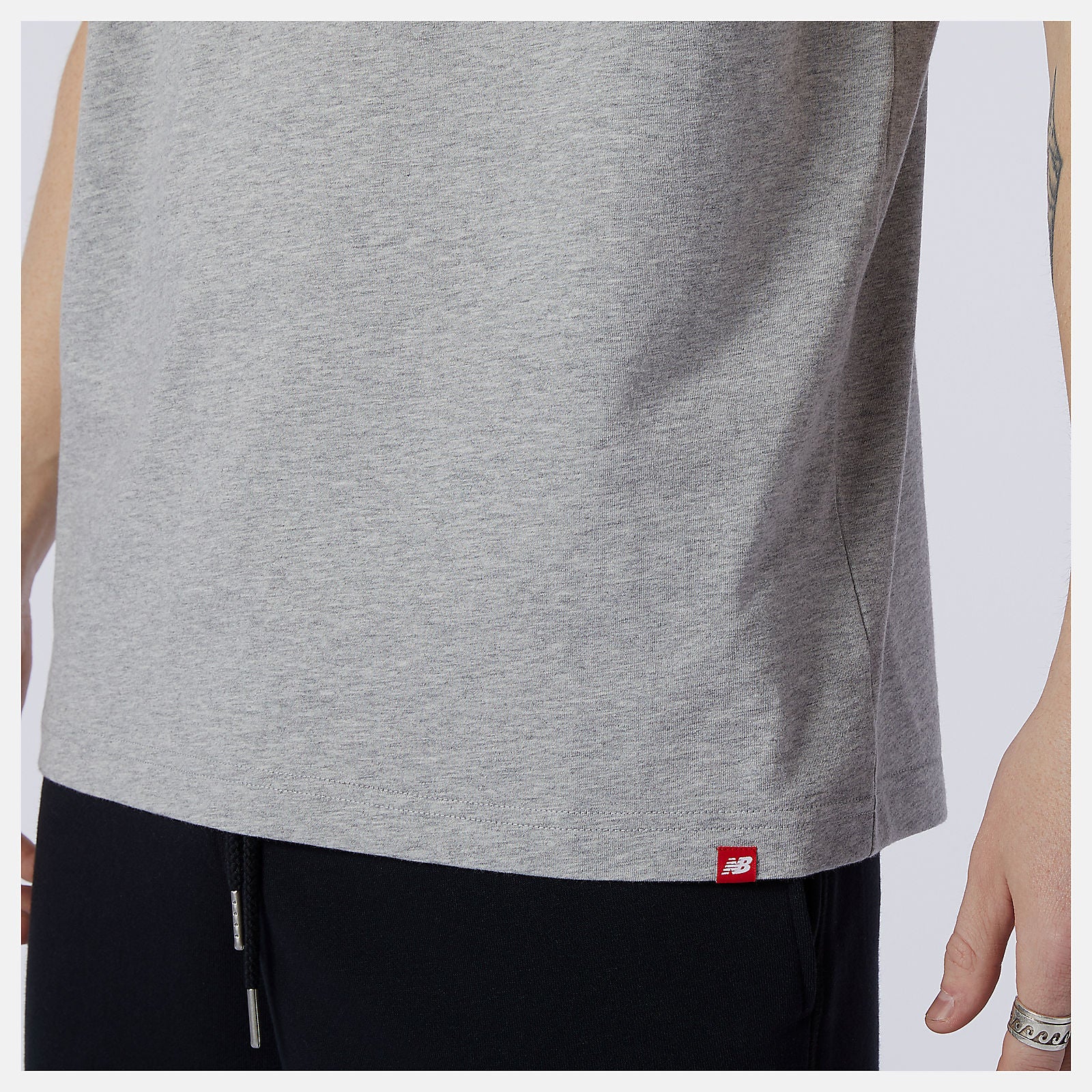 NB Essentials Embroidered Tee / New Balance Women|Men