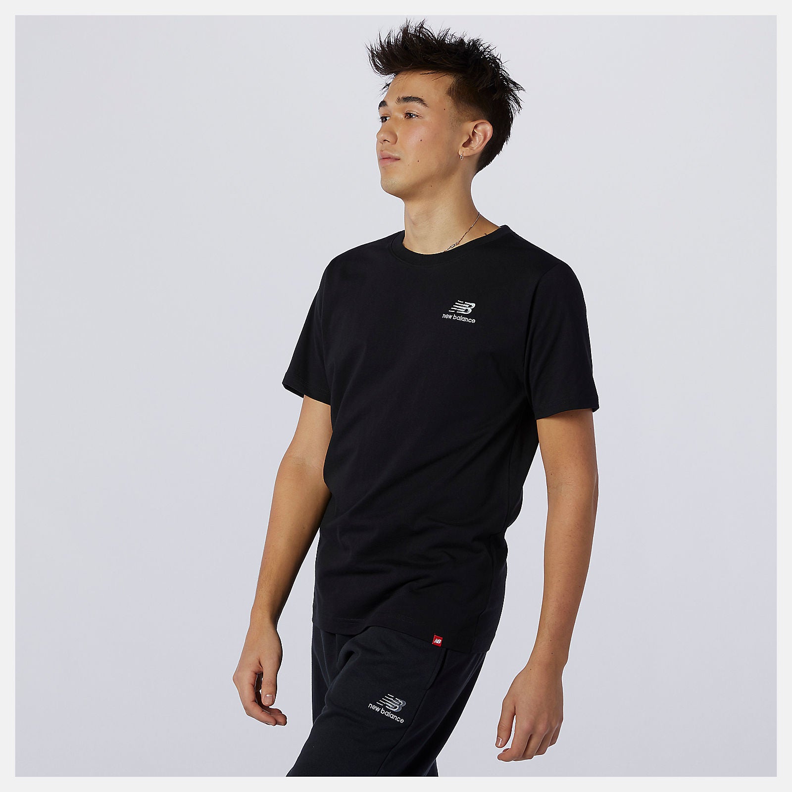 NB Essentials Embroidered Tee / New Balance Women|Men