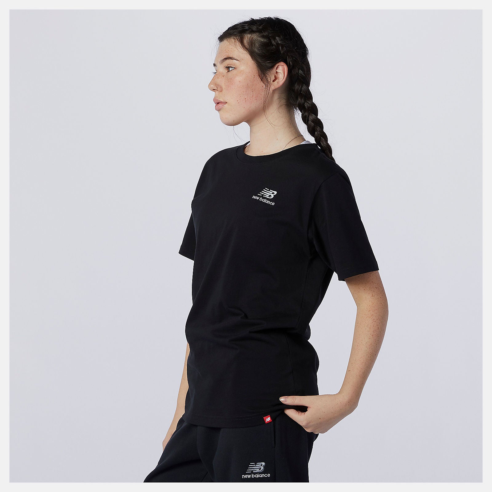 NB Essentials Embroidered Tee / New Balance Women|Men