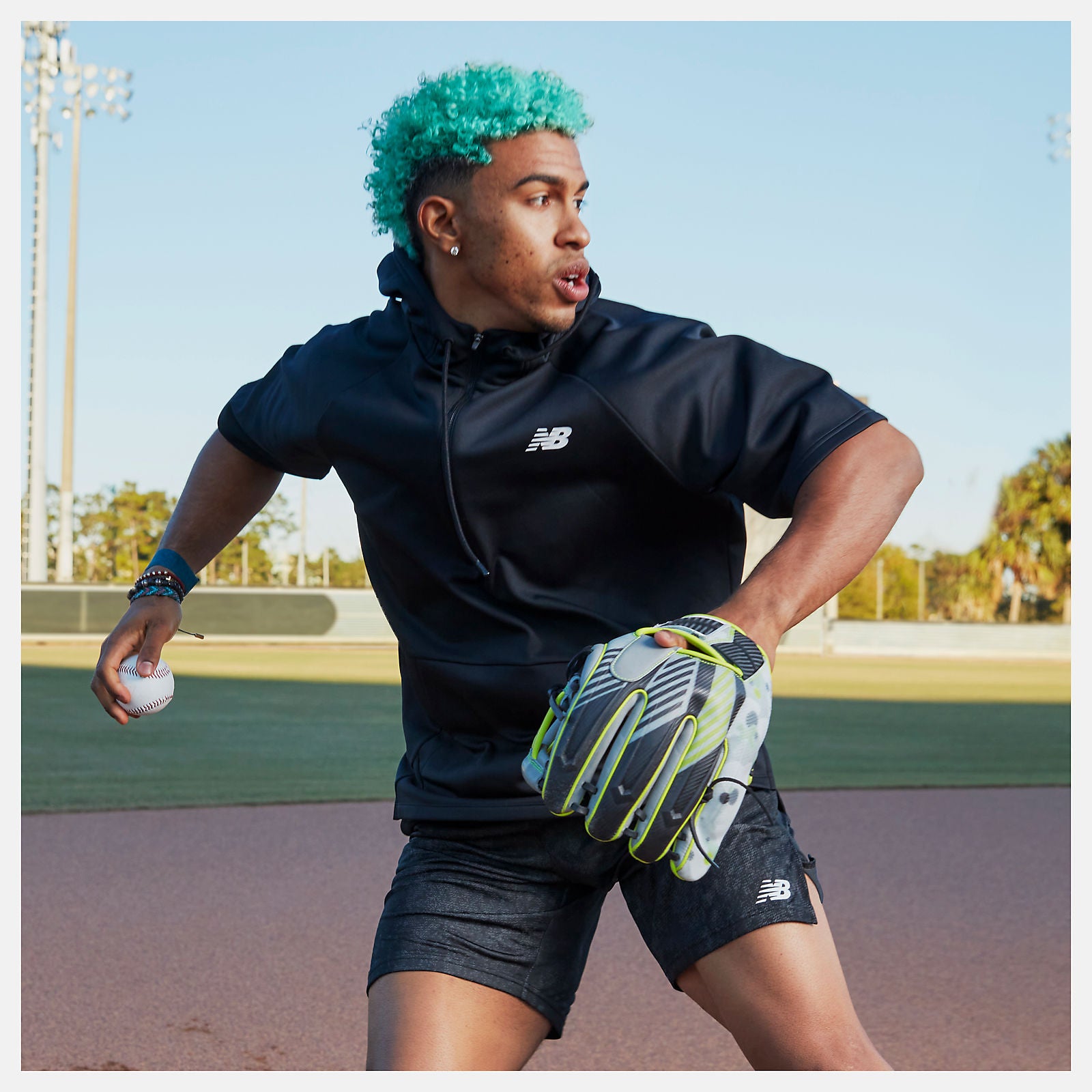 BP Fleece Hoodie / New Balance Men