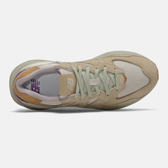 57/40 / New Balance Women