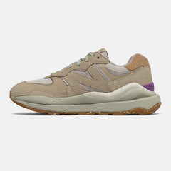 57/40 / New Balance Women