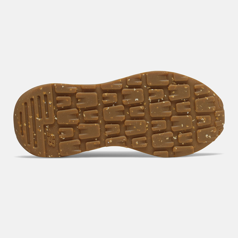 57/40 / New Balance Women
