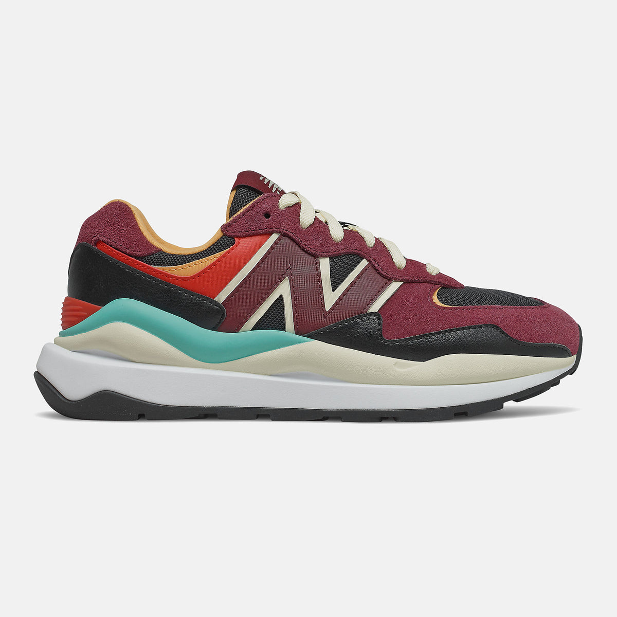 57/40 / New Balance Women