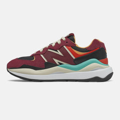 57/40 / New Balance Women