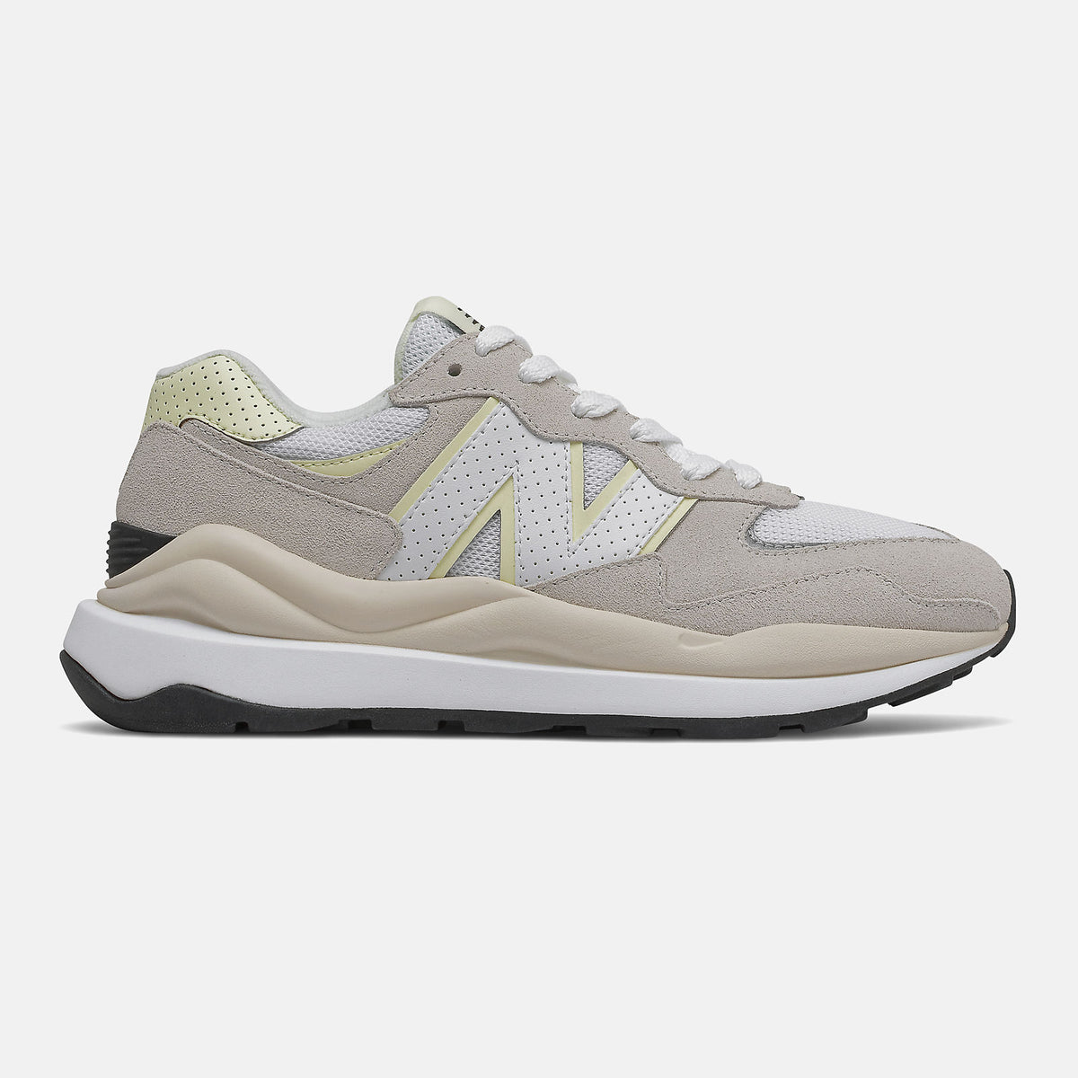 57/40 / New Balance Women