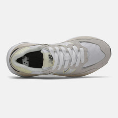 57/40 / New Balance Women