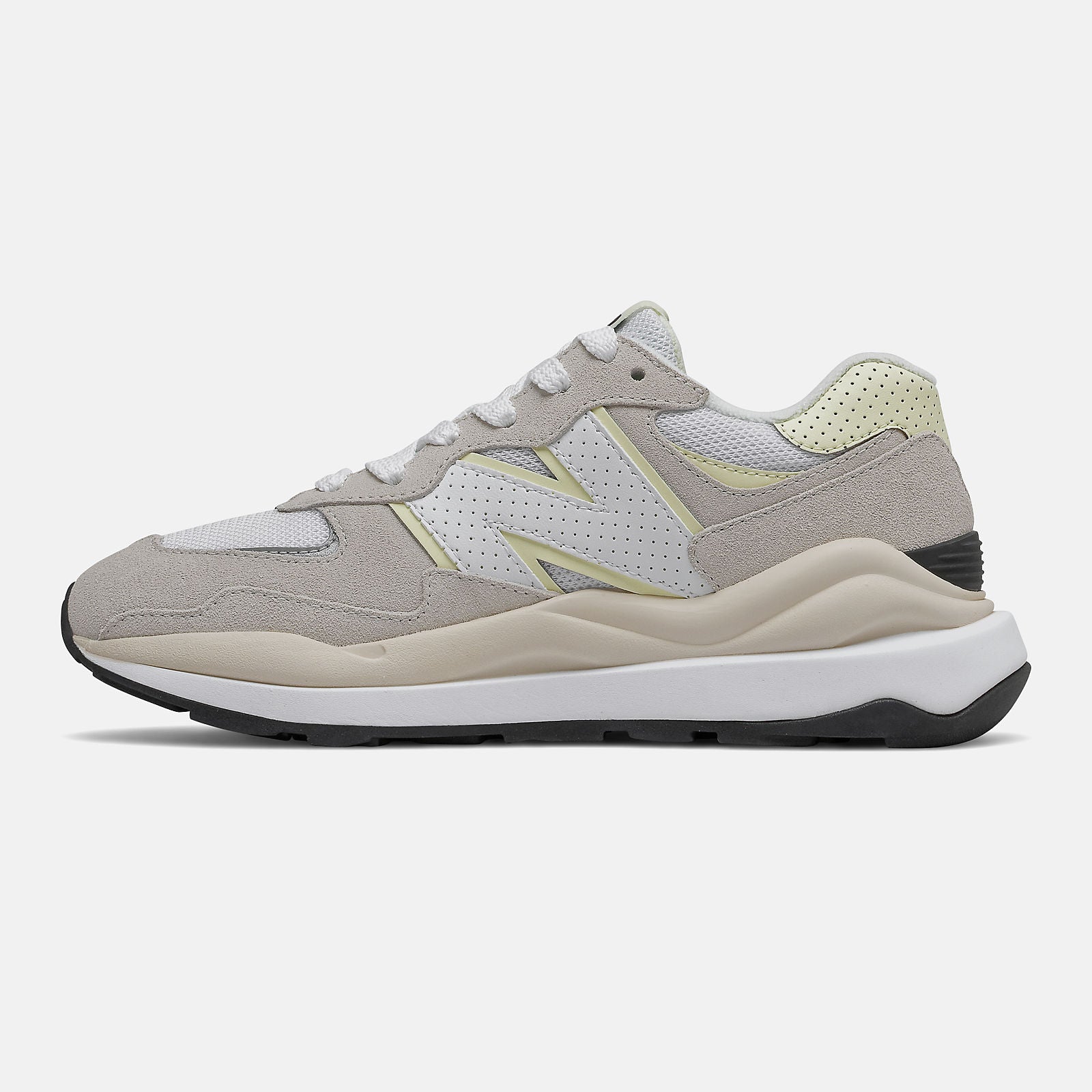 57/40 / New Balance Women