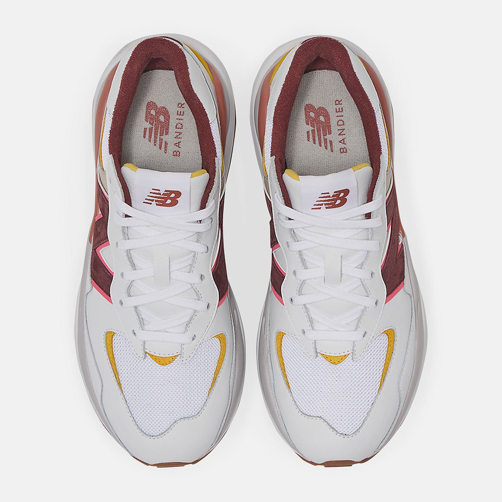 57/40 / New Balance Women