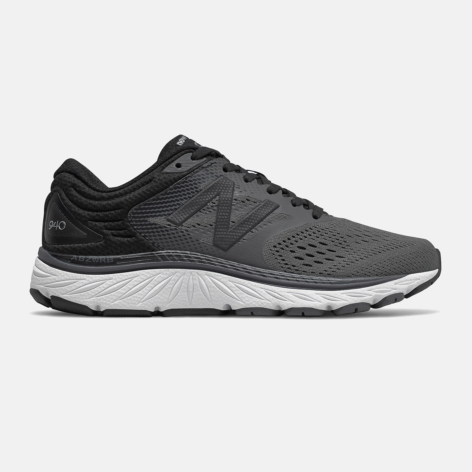 940v4 / New Balance Women