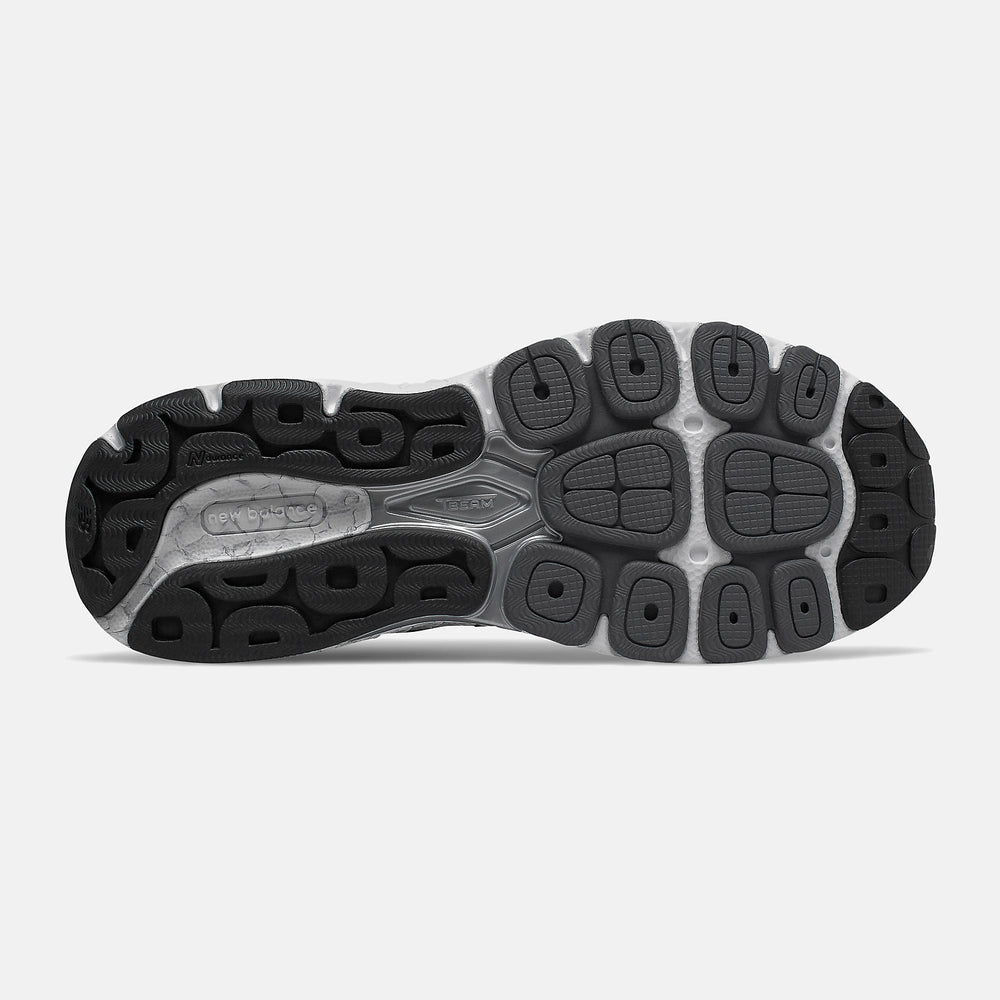 940v4 / New Balance Women