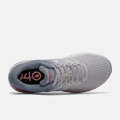 940v4 / New Balance Women