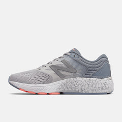 940v4 / New Balance Women