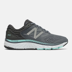 940v4 / New Balance Women