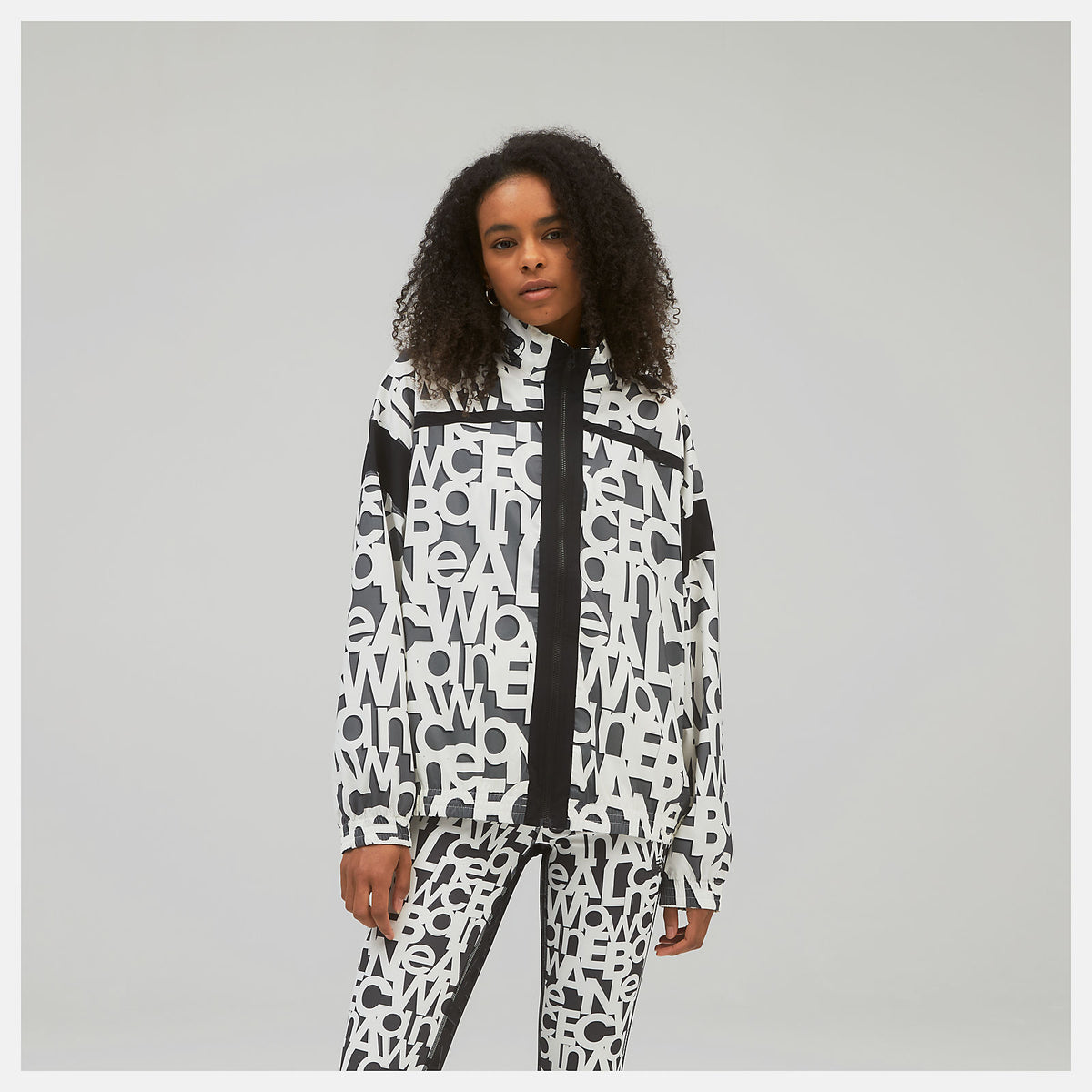 Relentless Printed Woven Jacket / New Balance Women