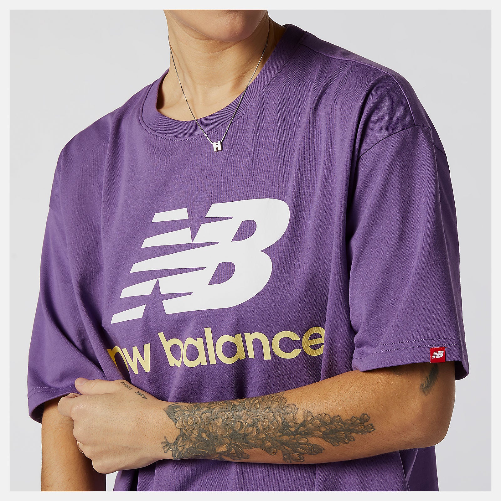 NB Essentials Stacked Logo Tee / New Balance Women