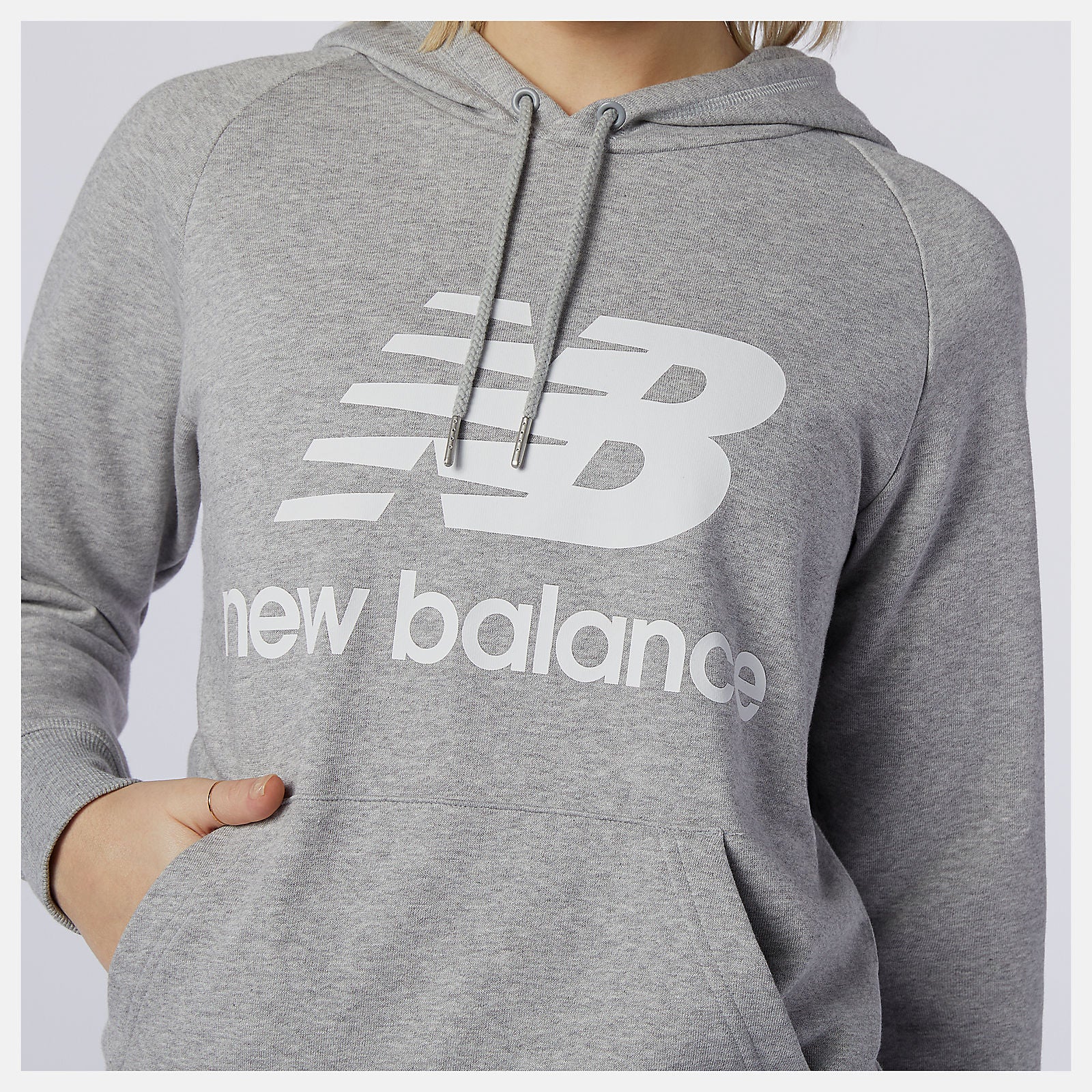 NB Essentials Pullover Hoodie / New Balance Women