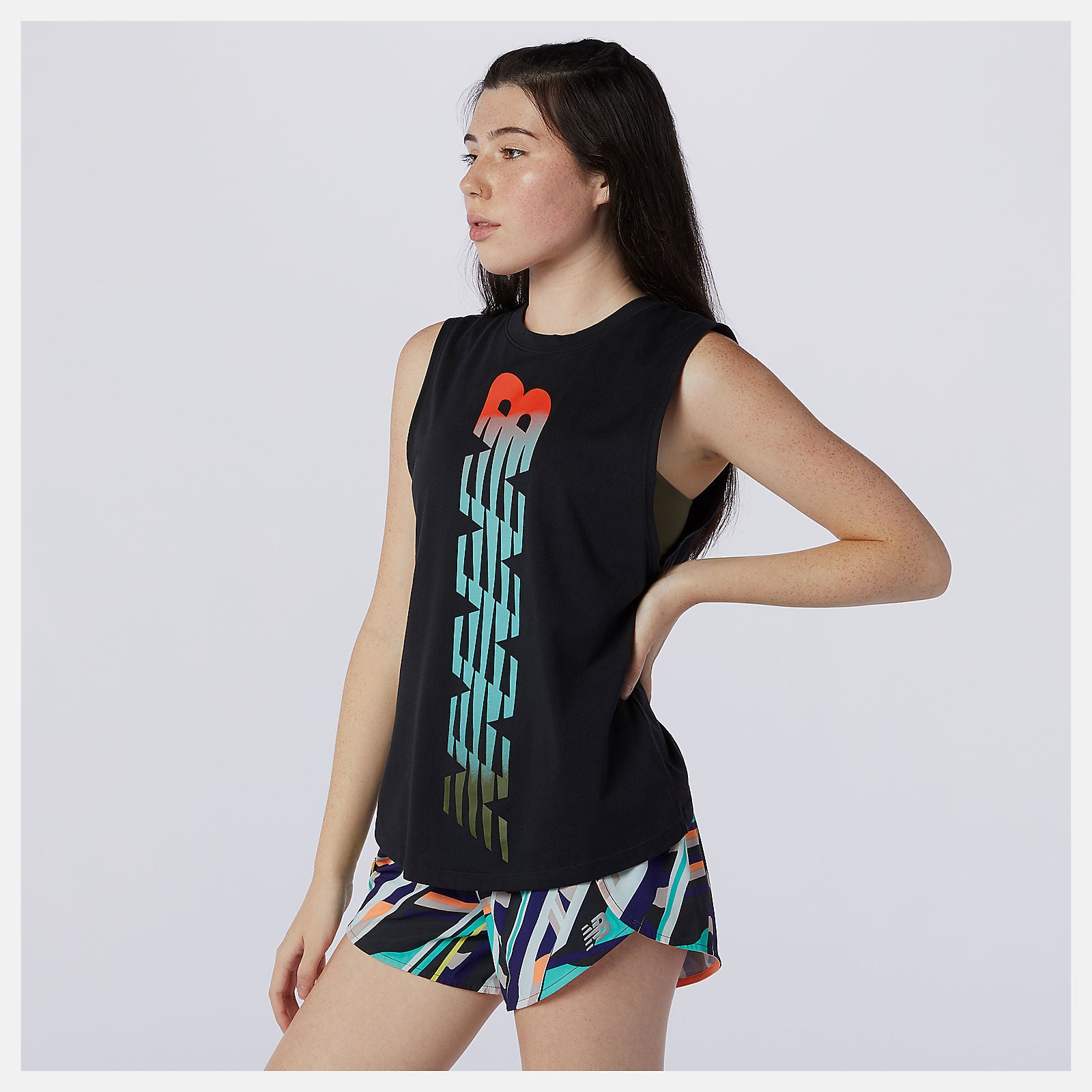 Relentless Cinched Back Graphic Tank / New Balance Women