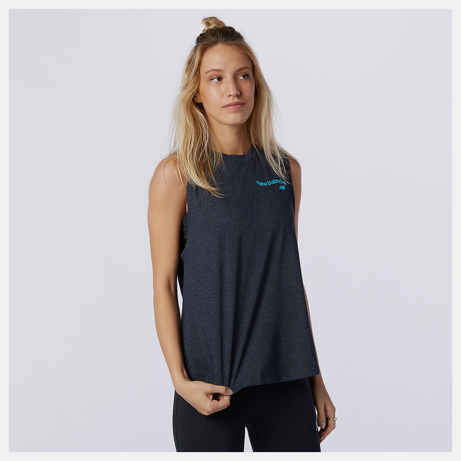 Relentless Cinched Back Graphic Tank / New Balance Women