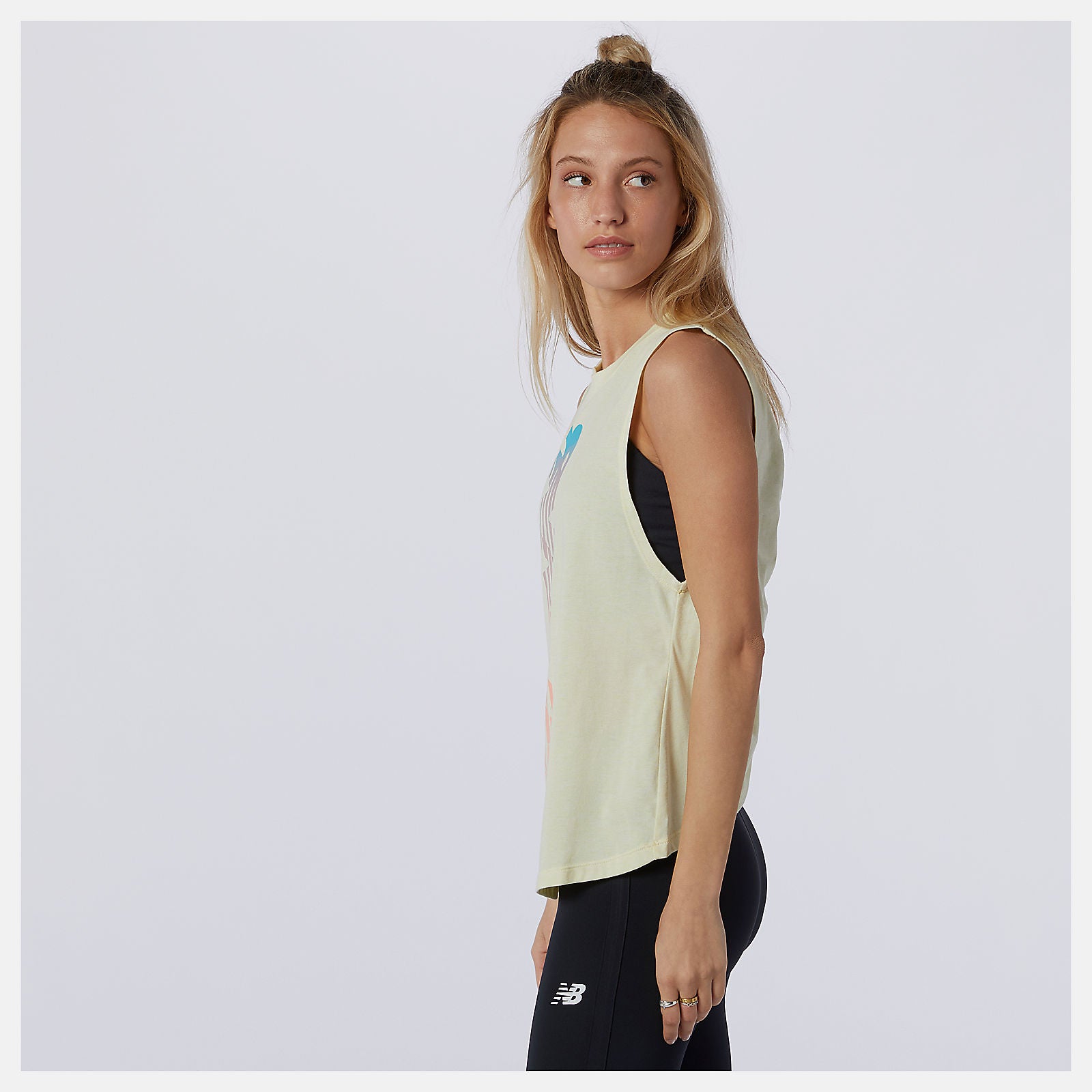Relentless Cinched Back Graphic Tank / New Balance Women