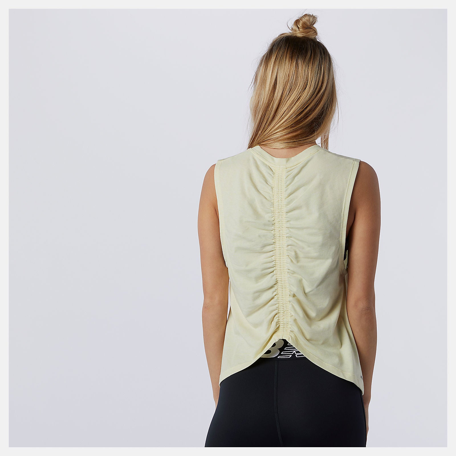 Relentless Cinched Back Graphic Tank / New Balance Women