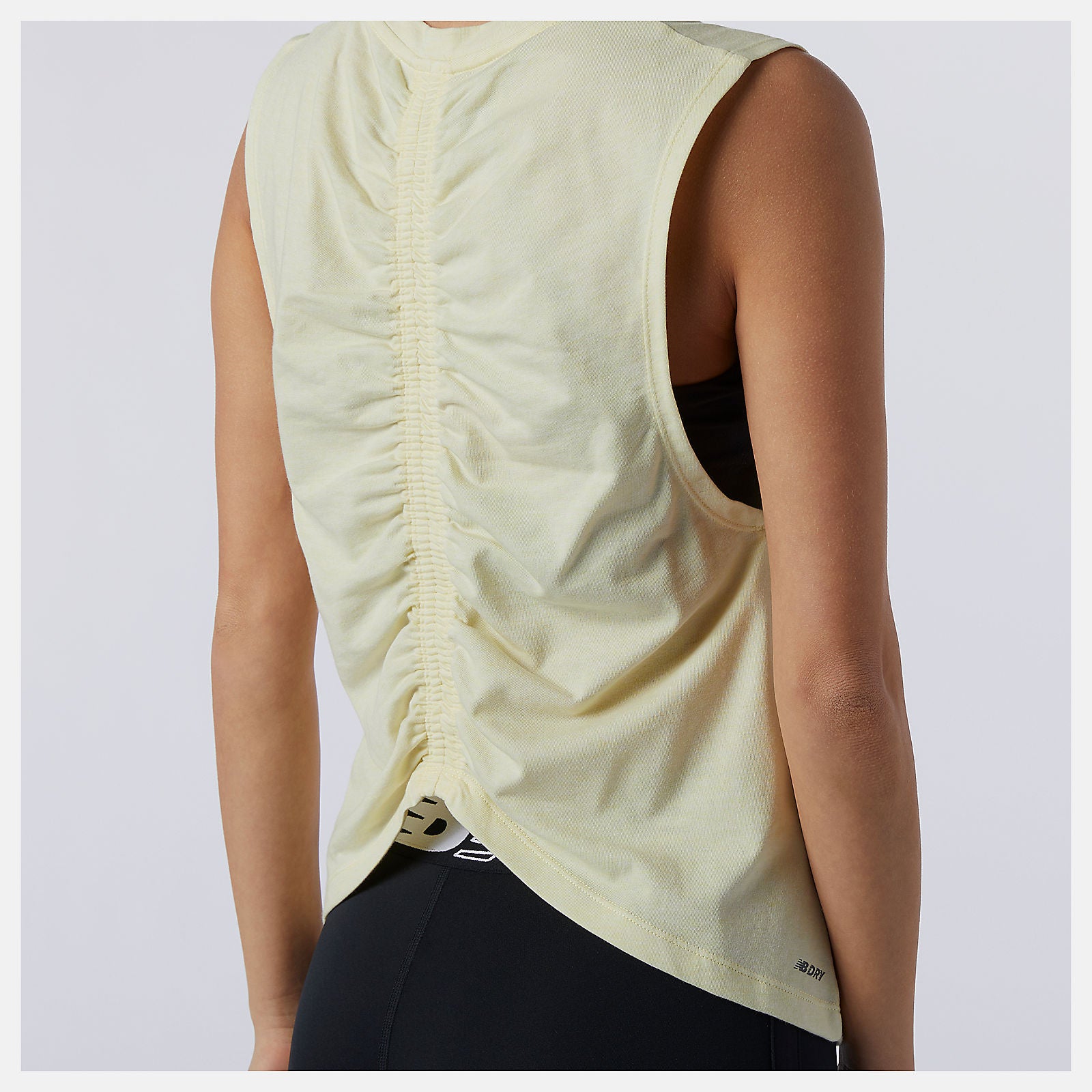 Relentless Cinched Back Graphic Tank / New Balance Women