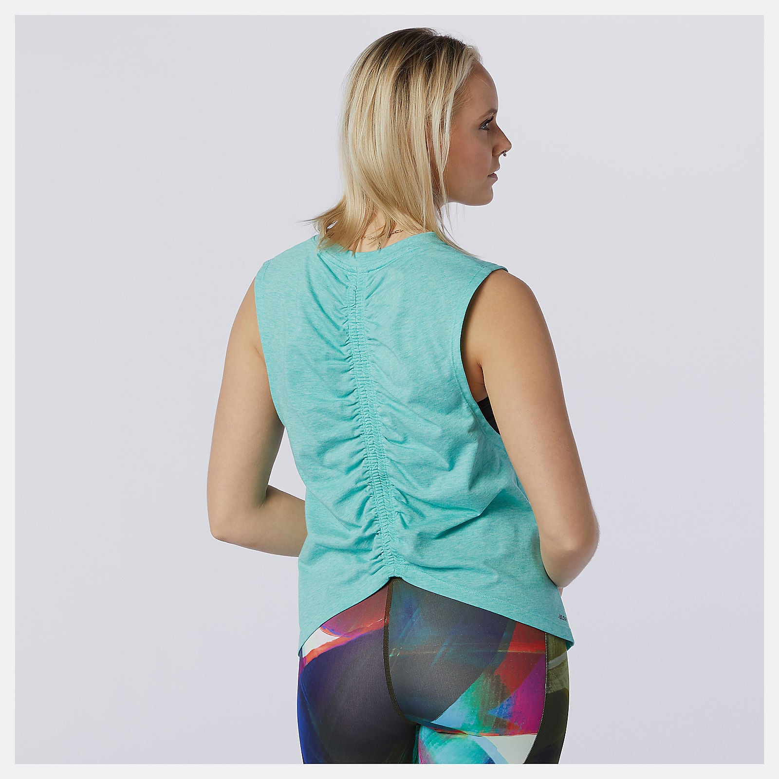 Relentless Cinched Back Graphic Tank / New Balance Women