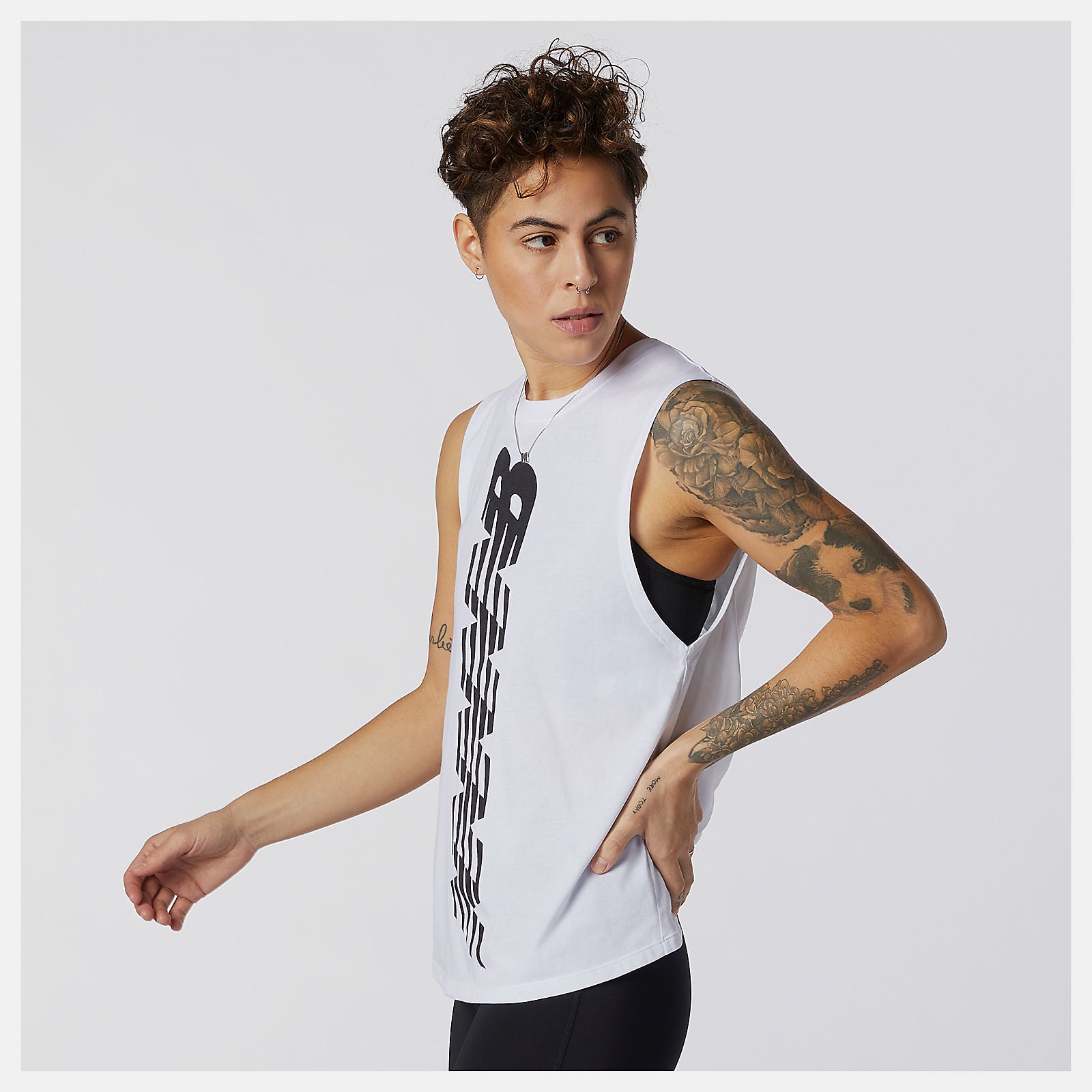 Relentless Cinched Back Graphic Tank / New Balance Women