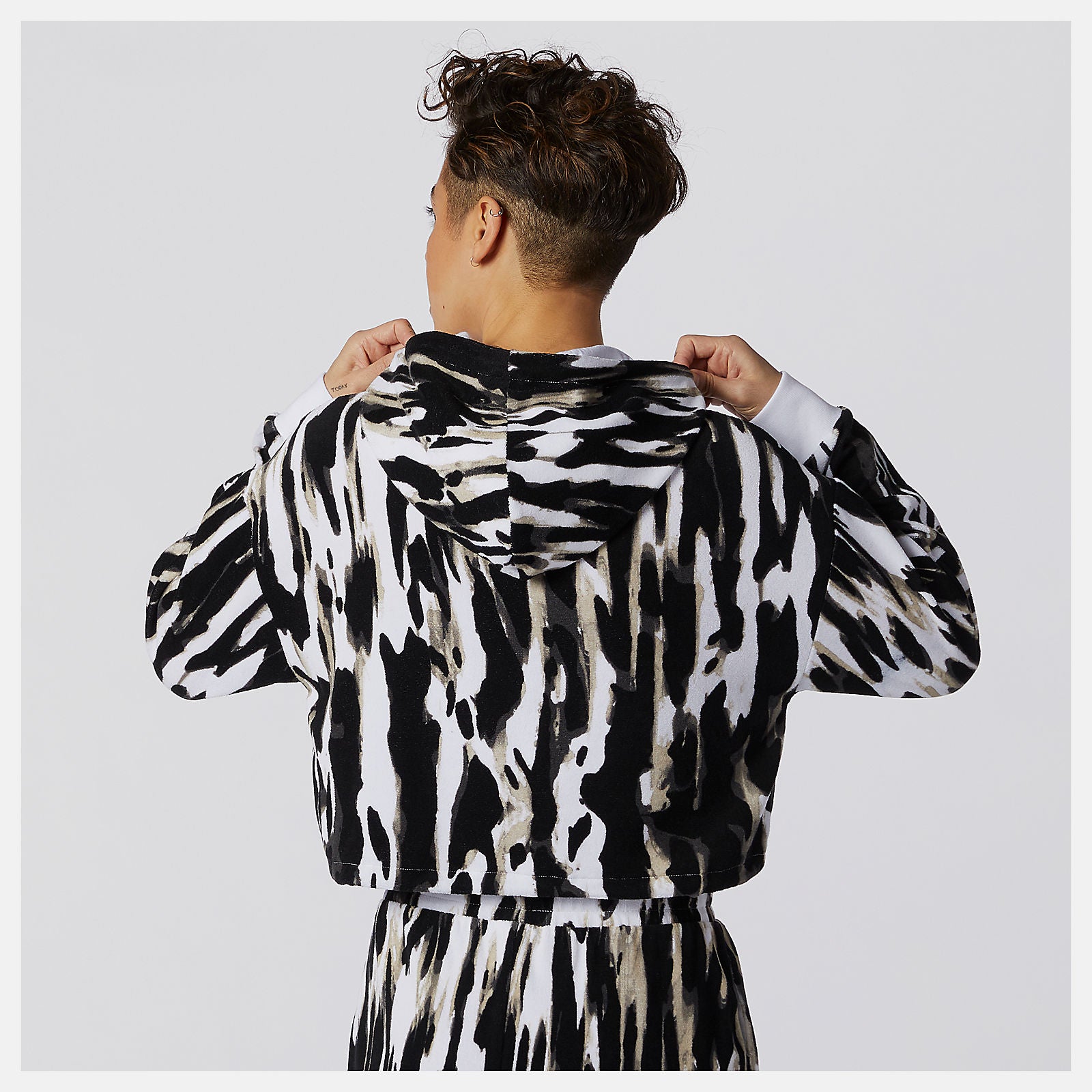 NB Athletics Collide Printed Terry Hoodie / New Balance Women