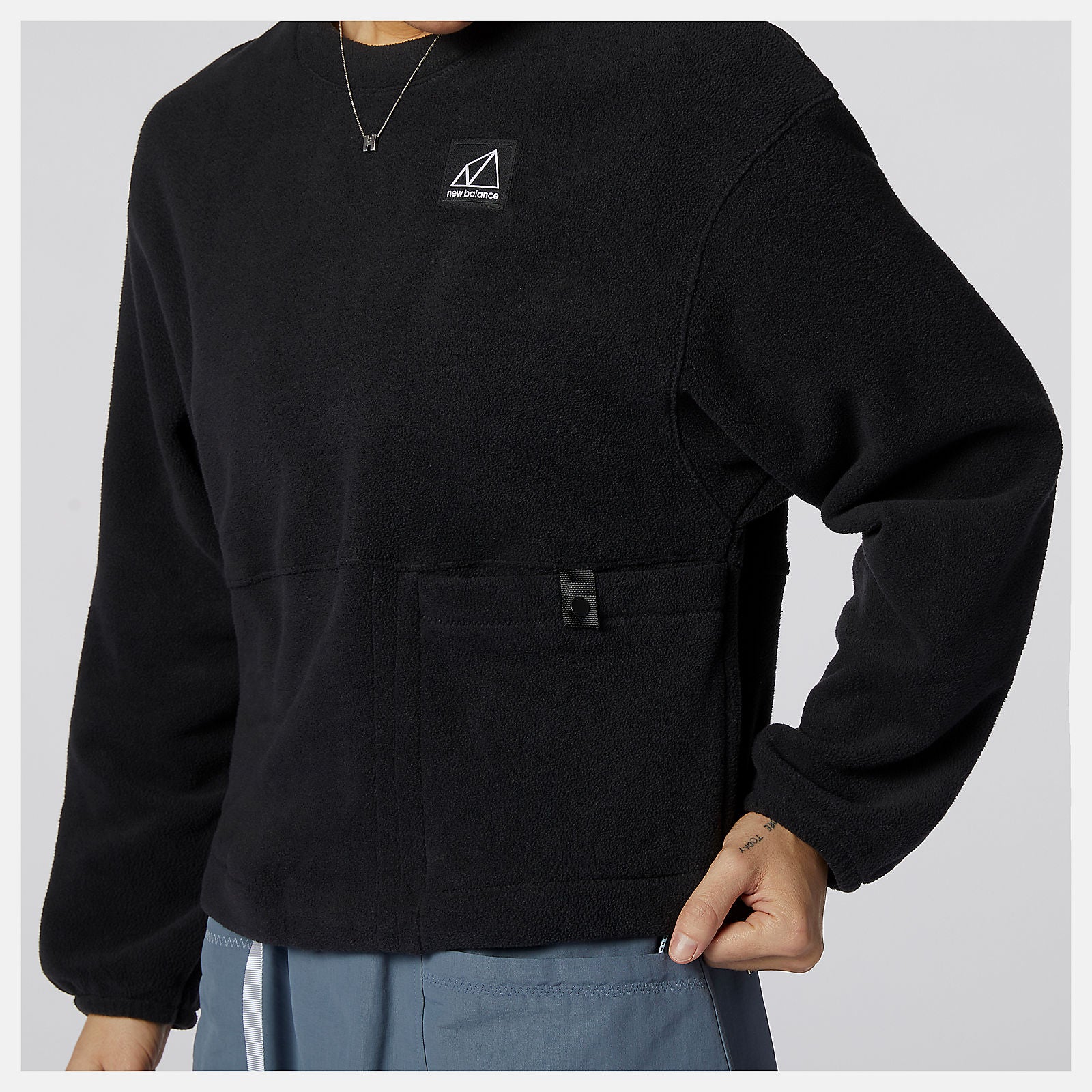 NB All Terrain Pocket Crew Fleece / New Balance Women