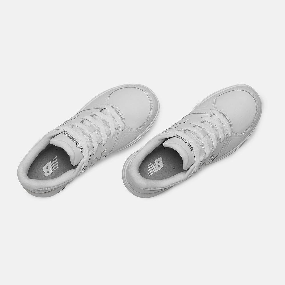 813 / New Balance Women